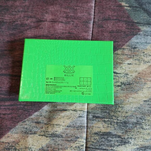 🌿 XX Revolution “Billie” Eyeshadow Palette — Lightly Swatched - Picture 2 of 2